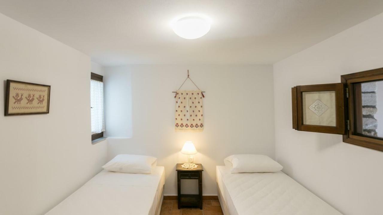 Traditional Inn Pirethron Aperathos ภายนอก รูปภาพ
